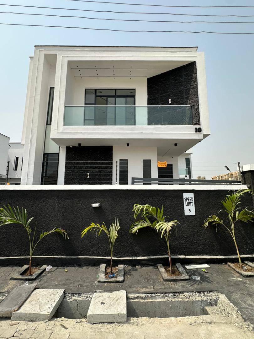 Contemporary 5 Bedroom Duplex